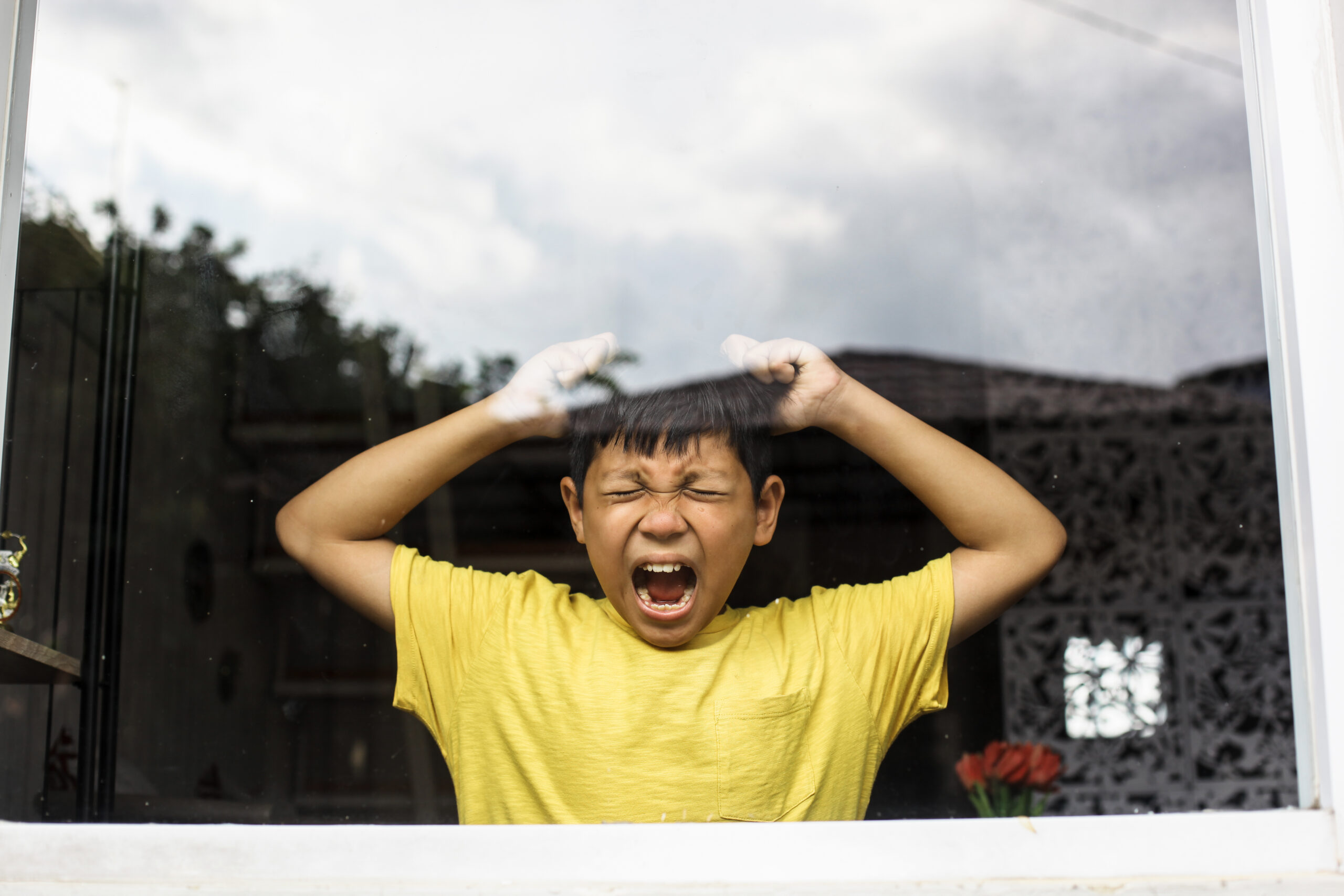 How to Reduce Fixations in Autistic Children